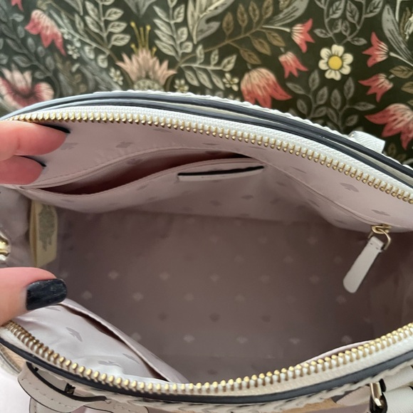 Kate Spade purse - worn once - Picture 7 of 10